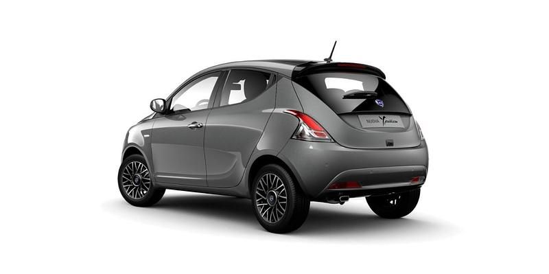 Usata Lancia Ypsilon S 69 CV (50 kW) 2024 Grigio Utilitaria
