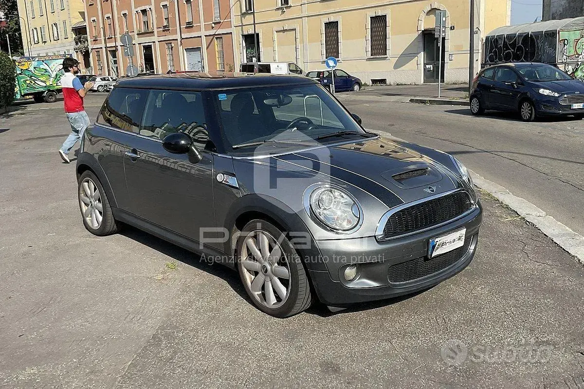 Usata Mini Cooper S Pepper 175 CV (128 kW) 2008 Grigio Utilitaria