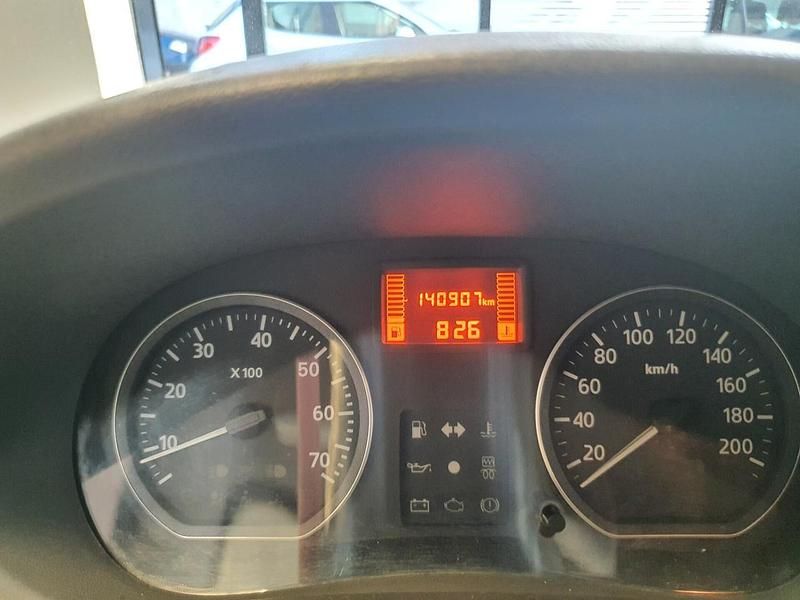 Usata Dacia Sandero Ambiance 75 CV (55 kW) 2011 Argento Berlina