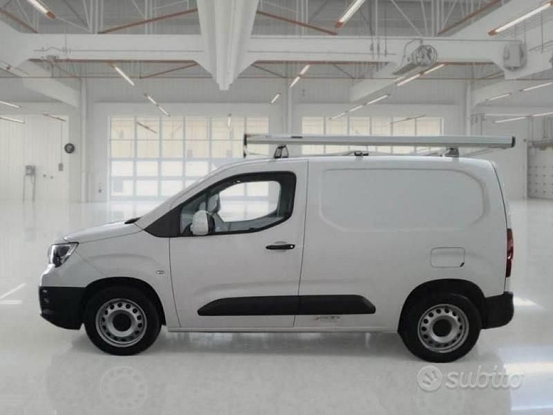 Usata Opel Combo 90 CV (66 kW) 2021 Bianco Monovolume