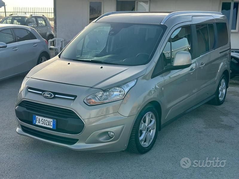 Usata Ford Tourneo Connect Titanium 115 CV (84 kW) 2015 Grigio Monovolume