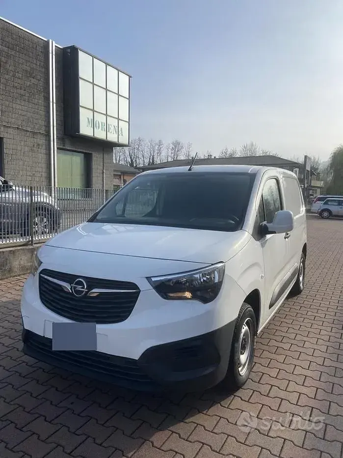 Usata Opel Combo 102 CV (75 kW) 2019 Bianco Monovolume