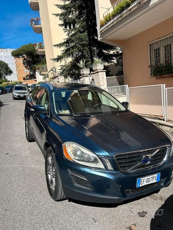 Blu Usata 2010 Volvo XC60 SUV | 7799 € (Buon prezzo) - Immagine 1/4