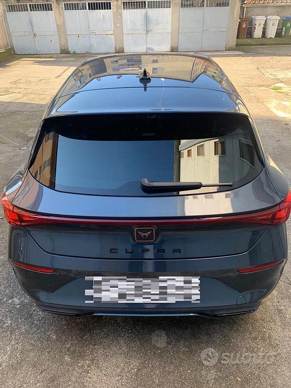 Usata Cupra Leon 150 CV (110 kW) 2024 Grigio Berlina