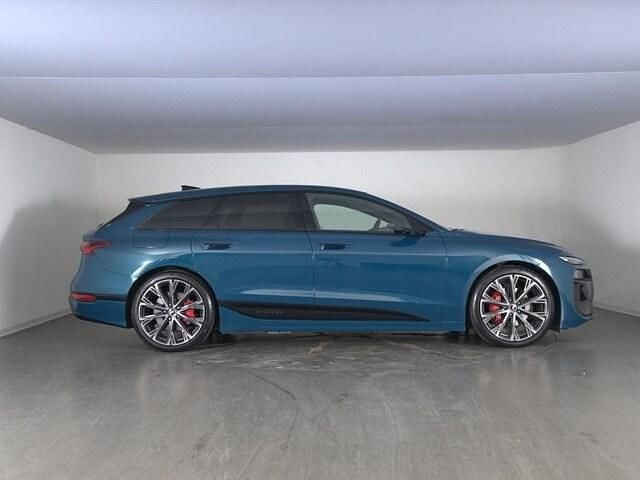 Usata Audi A6 e-tron S-Line 280 kW (381 CV) 2025 Blu malpelo metallizzato Station wagon