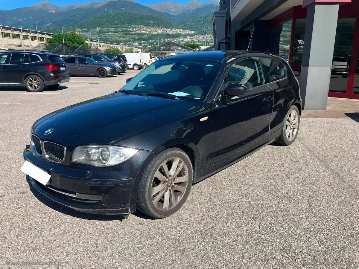 Usata BMW 118 143 CV (105 kW) 2009 Nero Utilitaria