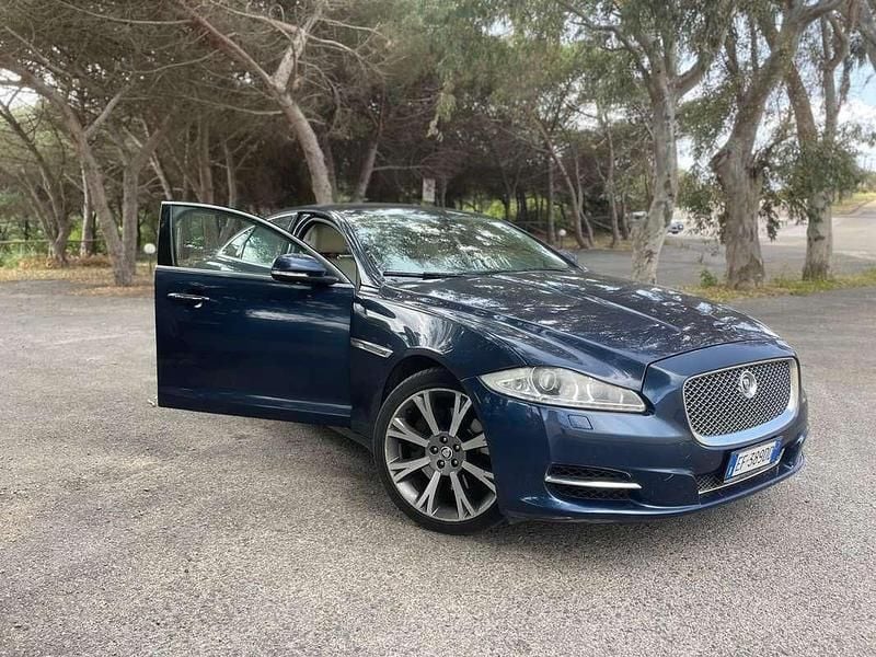 Usata Jaguar XJ Premium Luxury 275 CV (202 kW) 2010 Blu/azzurro Berlina