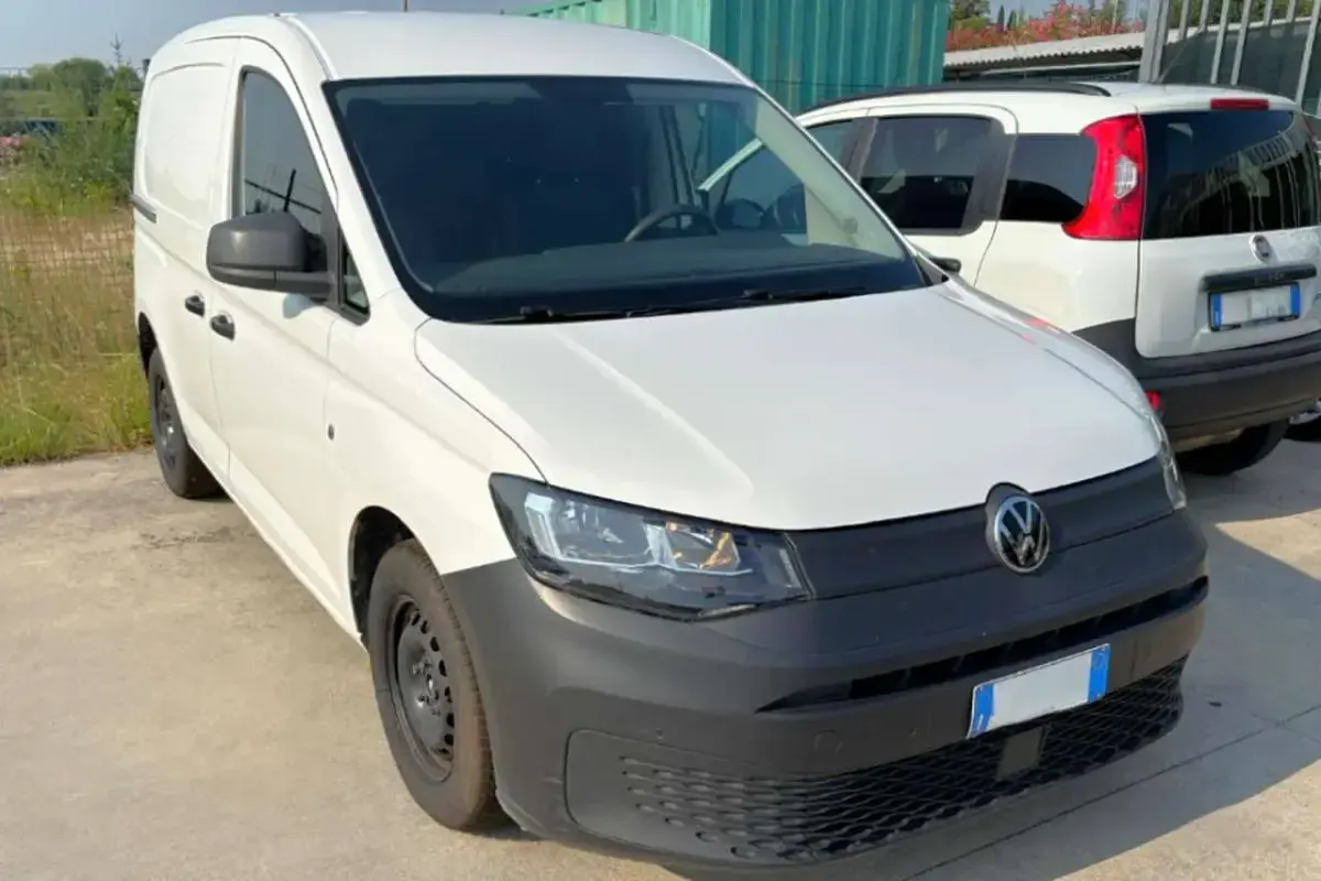 Usata VW Caddy Business 75 CV (55 kW) 2021 Bianco Monovolume