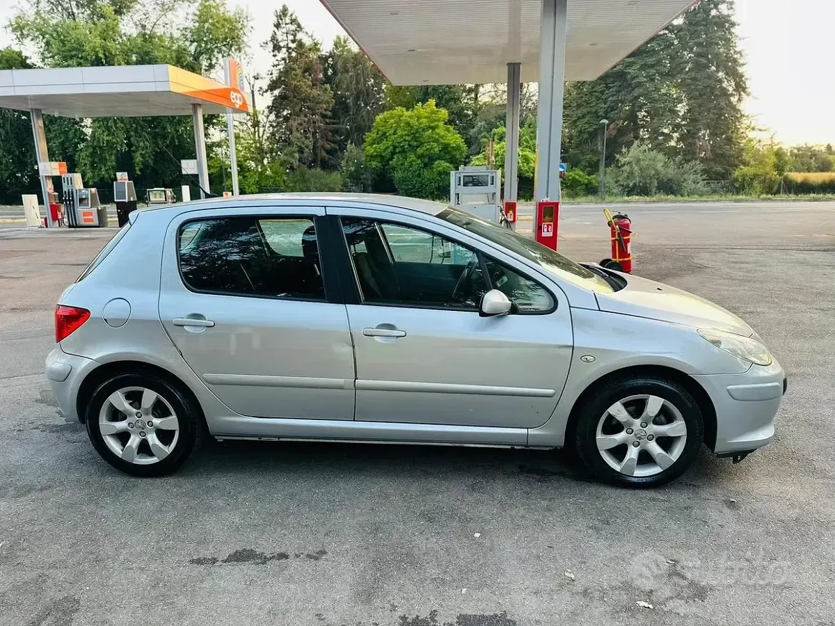 Usata Peugeot 307 109 CV (80 kW) 2006 Grigio Berlina