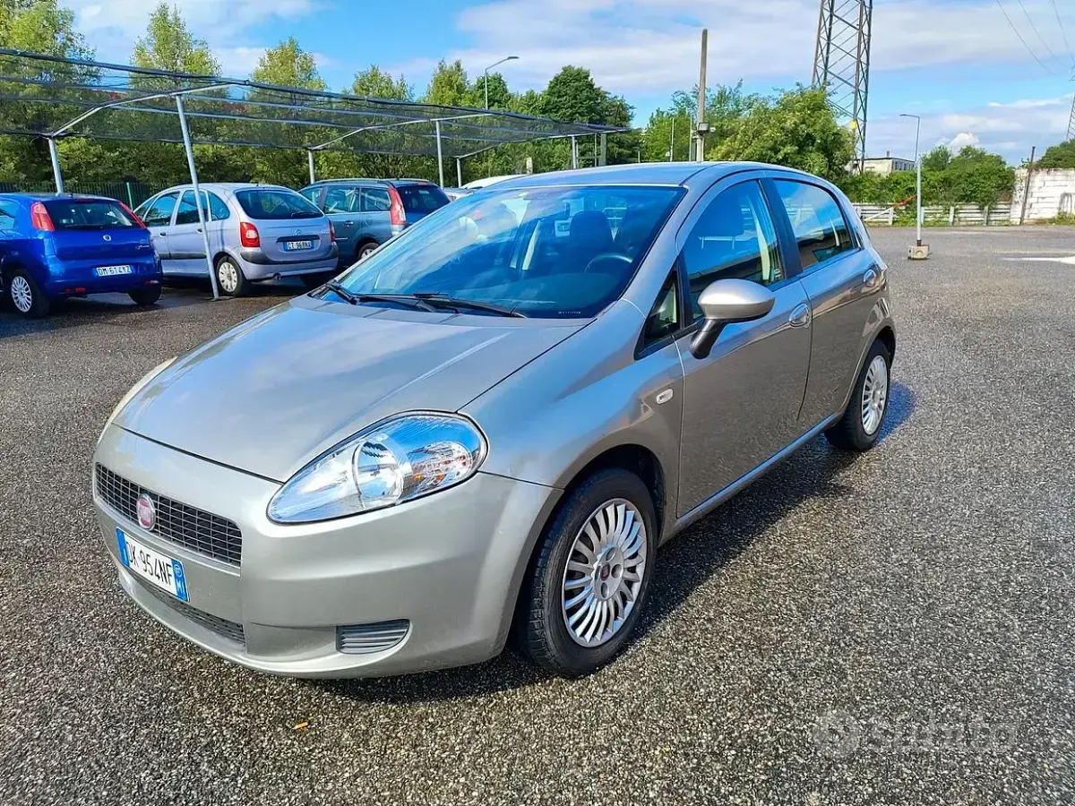 Usata Fiat Grande Punto Active 65 CV (47 kW) 2007 Grigio Utilitaria