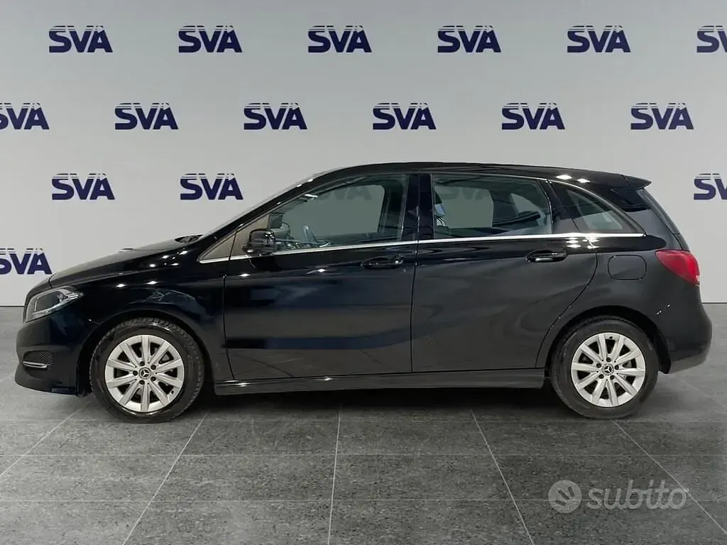 Usata Mercedes 200 Executive 136 CV (100 kW) 2019 Nero Utilitaria
