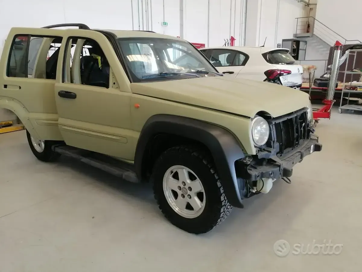 Usata Jeep Cherokee 143 CV (105 kW) 2003 Verde SUV