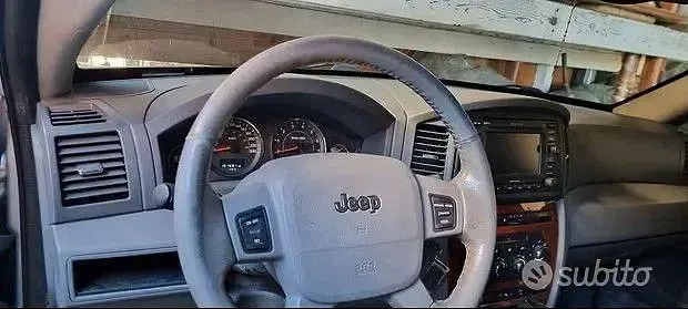 Usata Jeep Cherokee 2006 Grigio SUV
