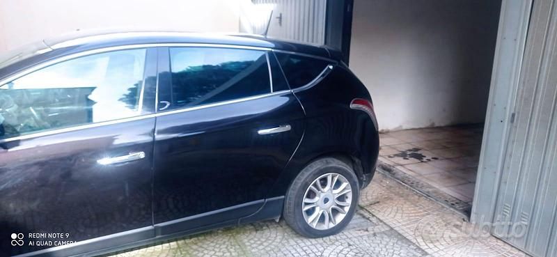 Usata Lancia Delta 120 CV (88 kW) 2012 Nero Utilitaria