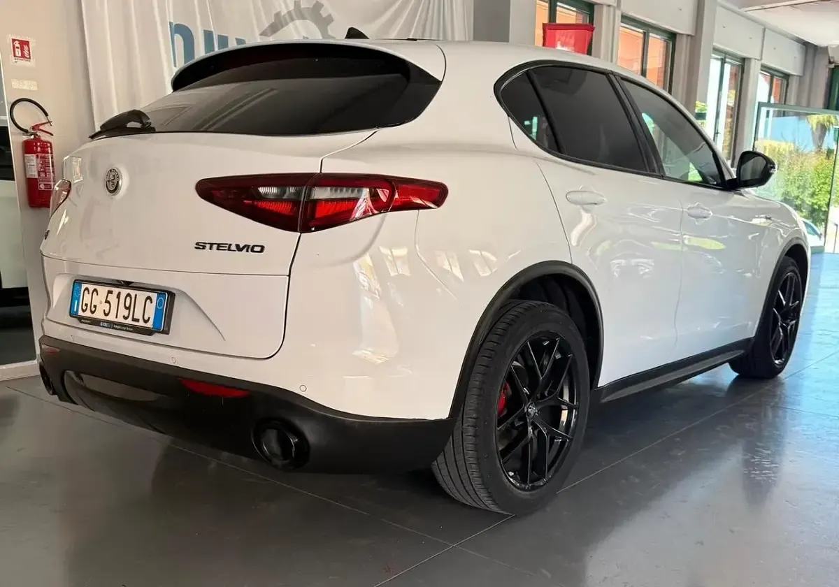 Usata Alfa Romeo Stelvio Sprint 190 CV (139 kW) 2021 Bianco SUV