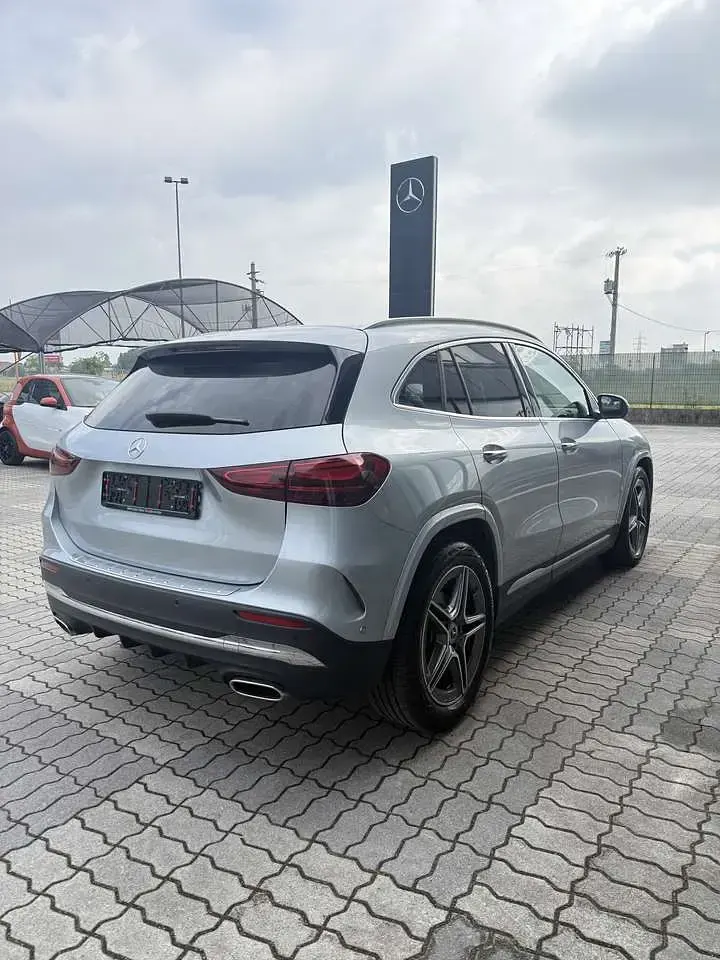 Usata Mercedes GLA180 Advanced Plus 136 CV (100 kW) 2025 Argento higt tech SUV