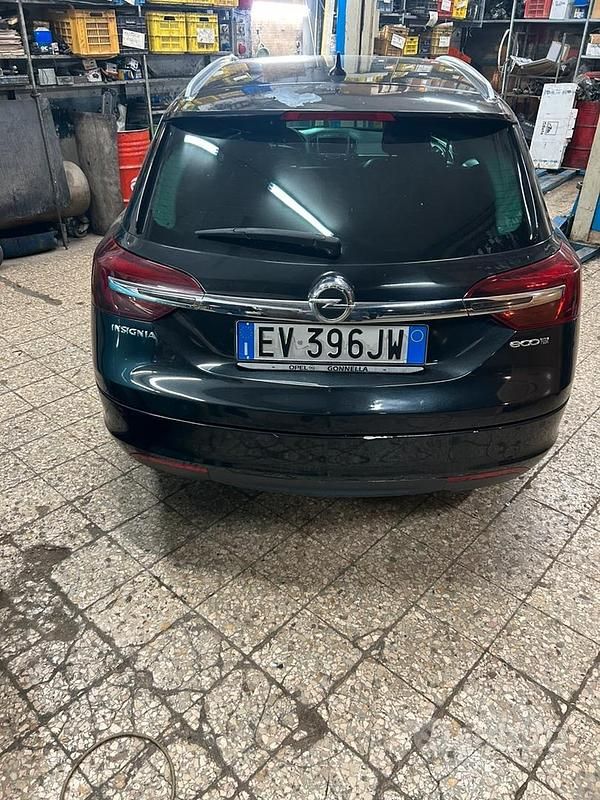 Usata Opel Insignia 140 CV (102 kW) 2014 Nero Station wagon
