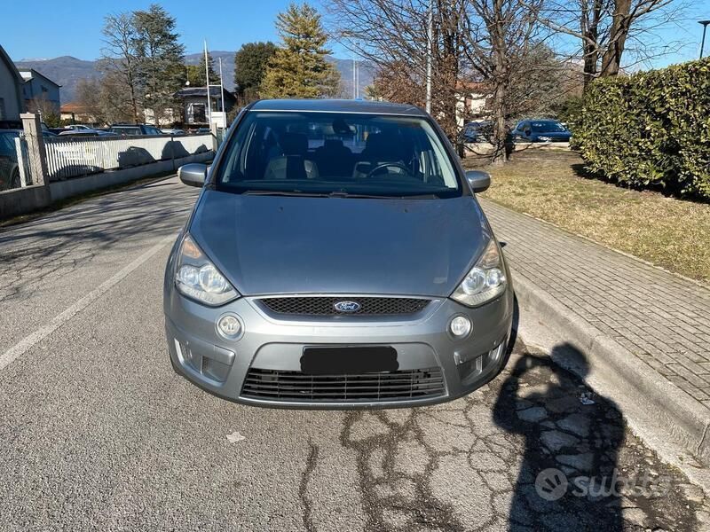 Usata Ford S-MAX Titanium 131 CV (96 kW) 2008 Grigio Monovolume
