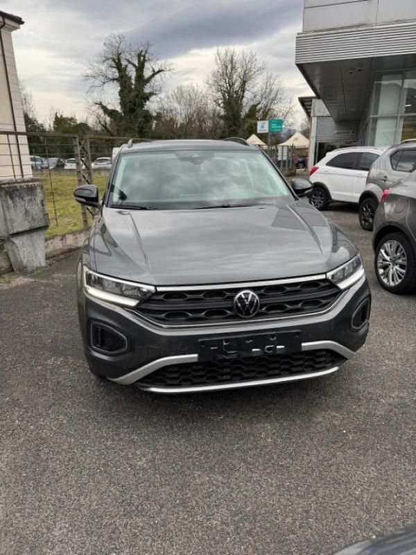 Usata VW T-Roc Life 110 CV (80 kW) 2022 Grigio scuro SUV