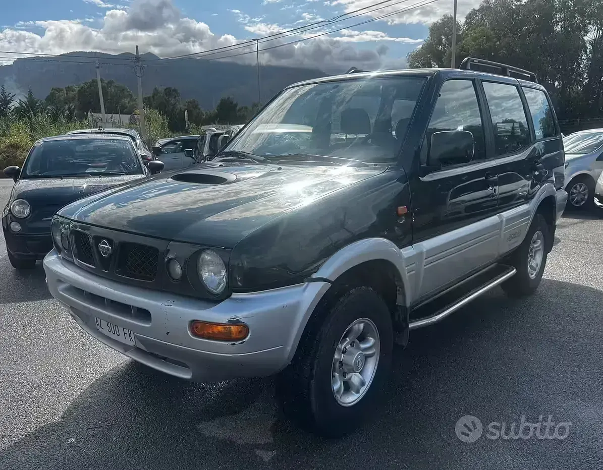 Usata Nissan Terrano SE 125 CV (91 kW) 1998 Verde SUV