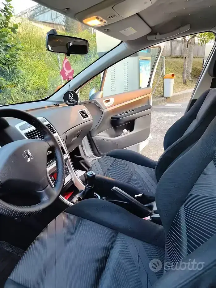 Usata Peugeot 307 90 CV (66 kW) 2005 Grigio Berlina