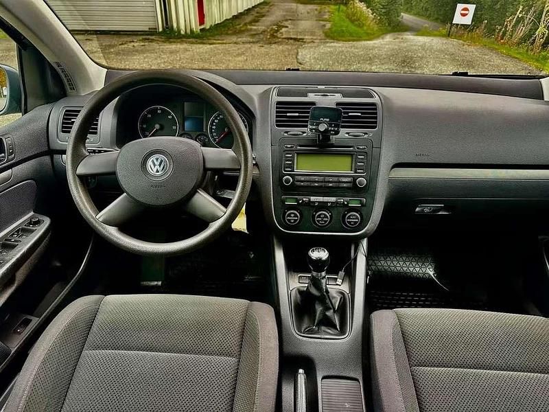 Usata VW Golf IV Comfortline 105 CV (77 kW) 2005 Berlina