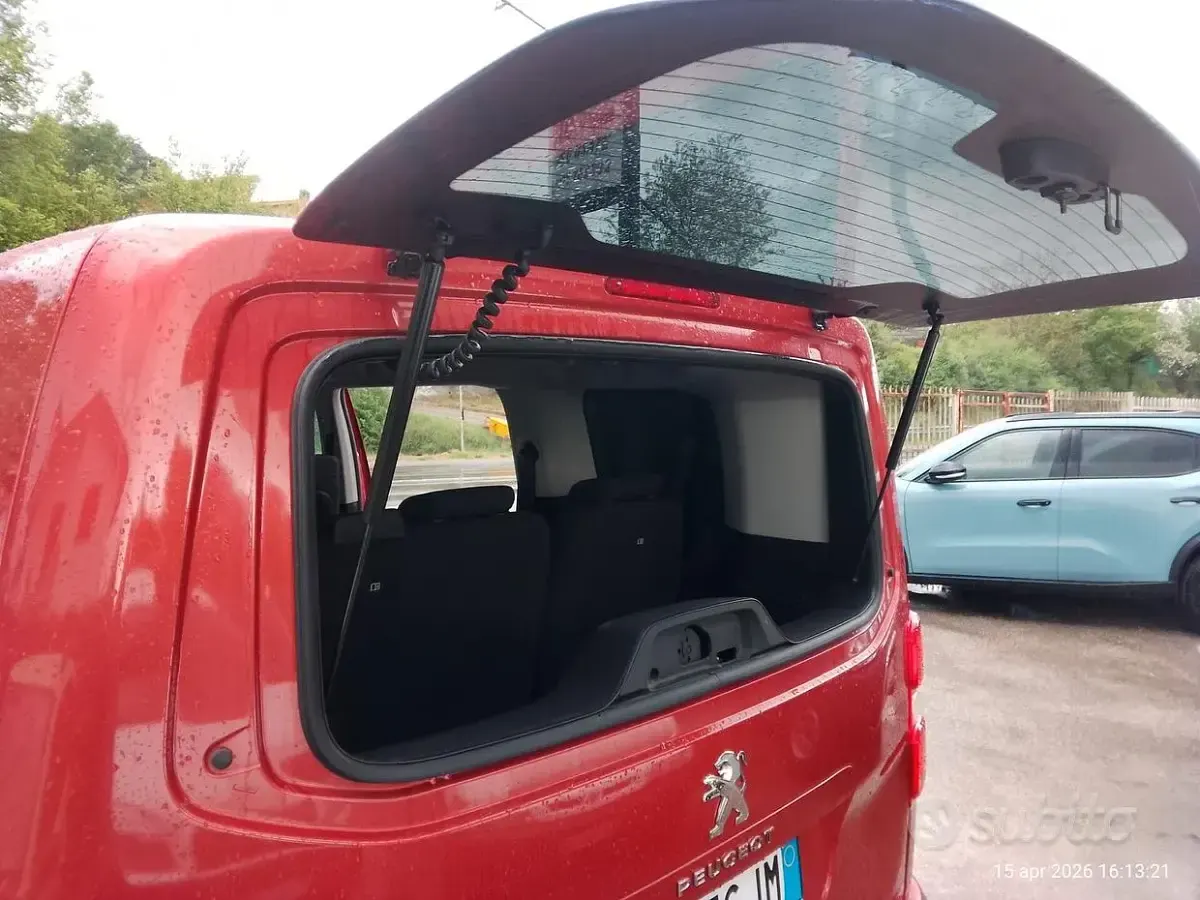Begagnad Peugeot Traveller Allure 116 HK (85 kW) 2017 Brun Minibuss