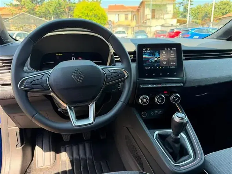 Usata Renault Clio Techno 90 CV (66 kW) 2025 Blu scuro Utilitaria