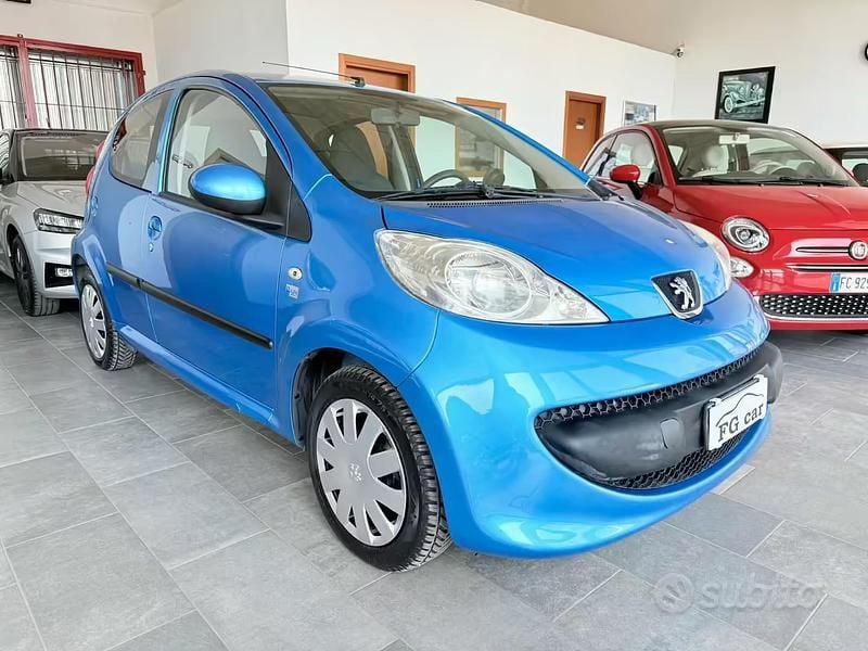 Usata Peugeot 107 68 CV (50 kW) 2006 Blu Utilitaria