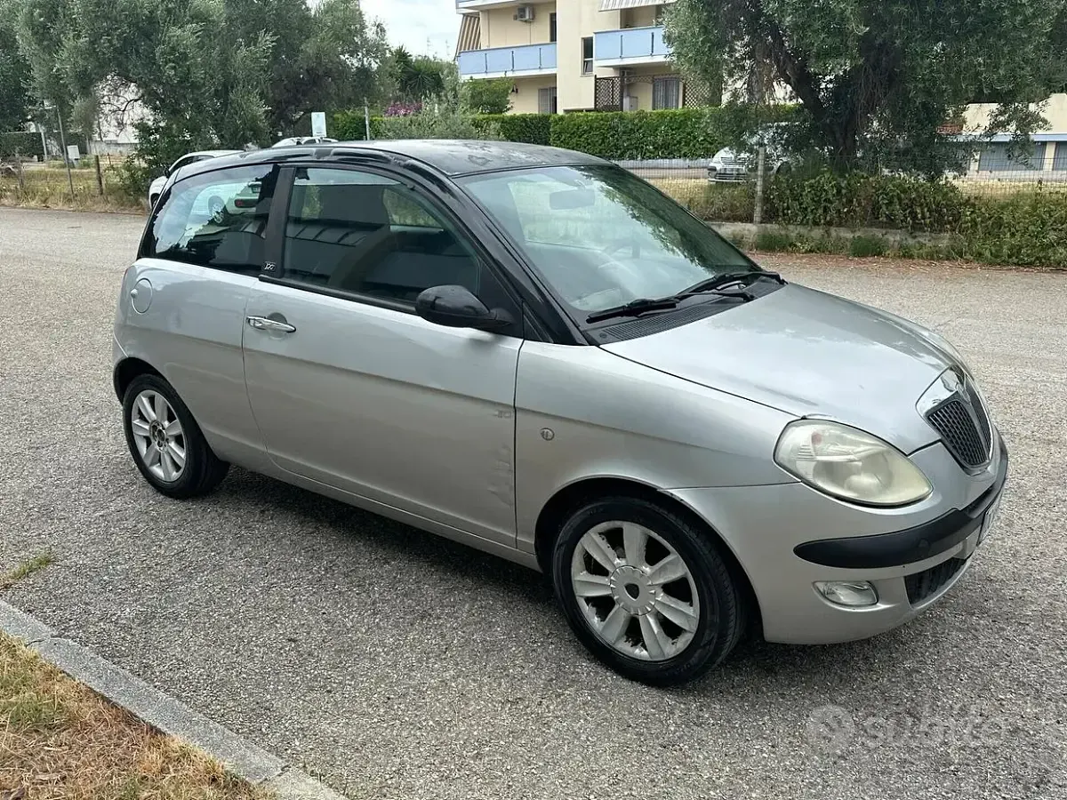 Usata Lancia Ypsilon 60 CV (44 kW) 2006 Utilitaria