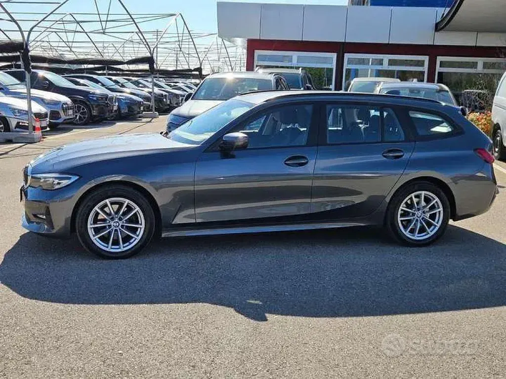 Usata BMW 320e 190 CV (139 kW) 2020 Grigio Station wagon