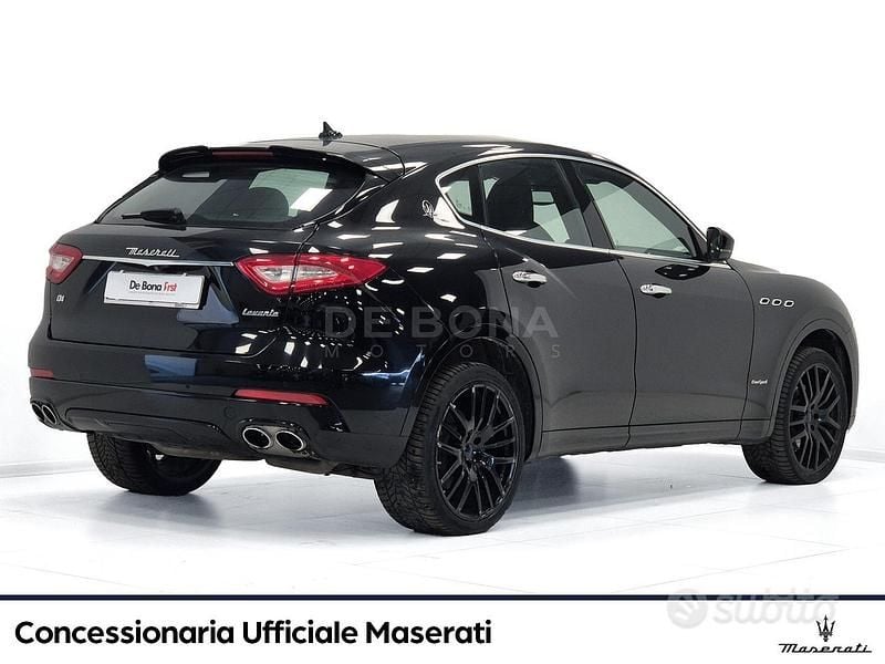 Usata Maserati Levante 275 CV (202 kW) 2018 Nero SUV