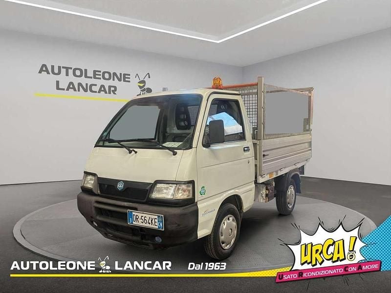 Begagnad Piaggio Porter 65 HK (47 kW) 2008 Vit SUV