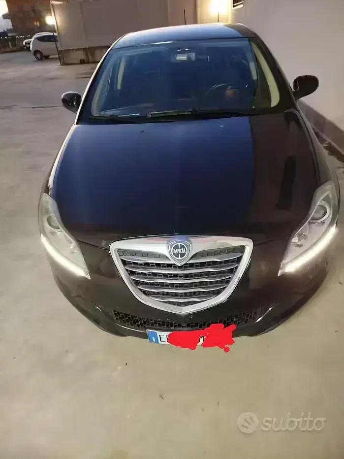 Usata Lancia Delta 130 CV (95 kW) 2013 Utilitaria