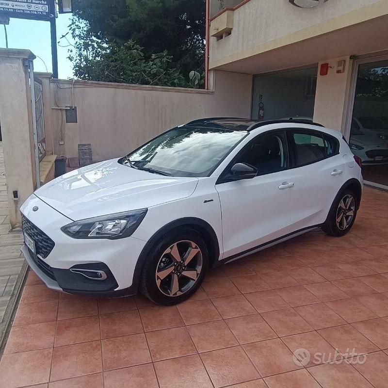 Usata Ford Focus Active X 120 CV (88 kW) 2021 Bianco Berlina