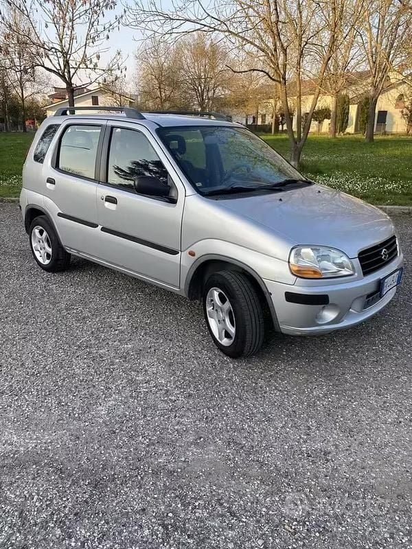 Usata Suzuki Ignis 83 CV (61 kW) 2001 Grigio Utilitaria