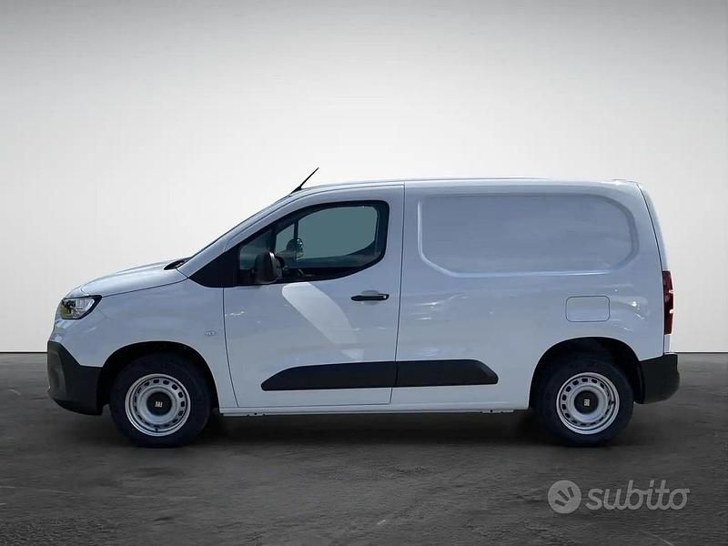 Nuova Fiat Doblò 102 CV (75 kW) 2025 Bianco(met.) Monovolume