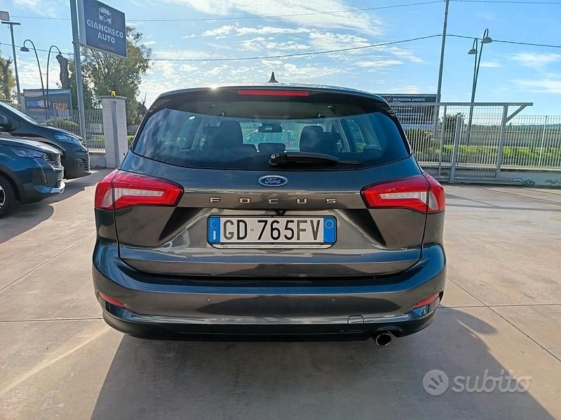 Usata Ford Focus Business Edition 120 CV (88 kW) 2020 Grigio Station wagon