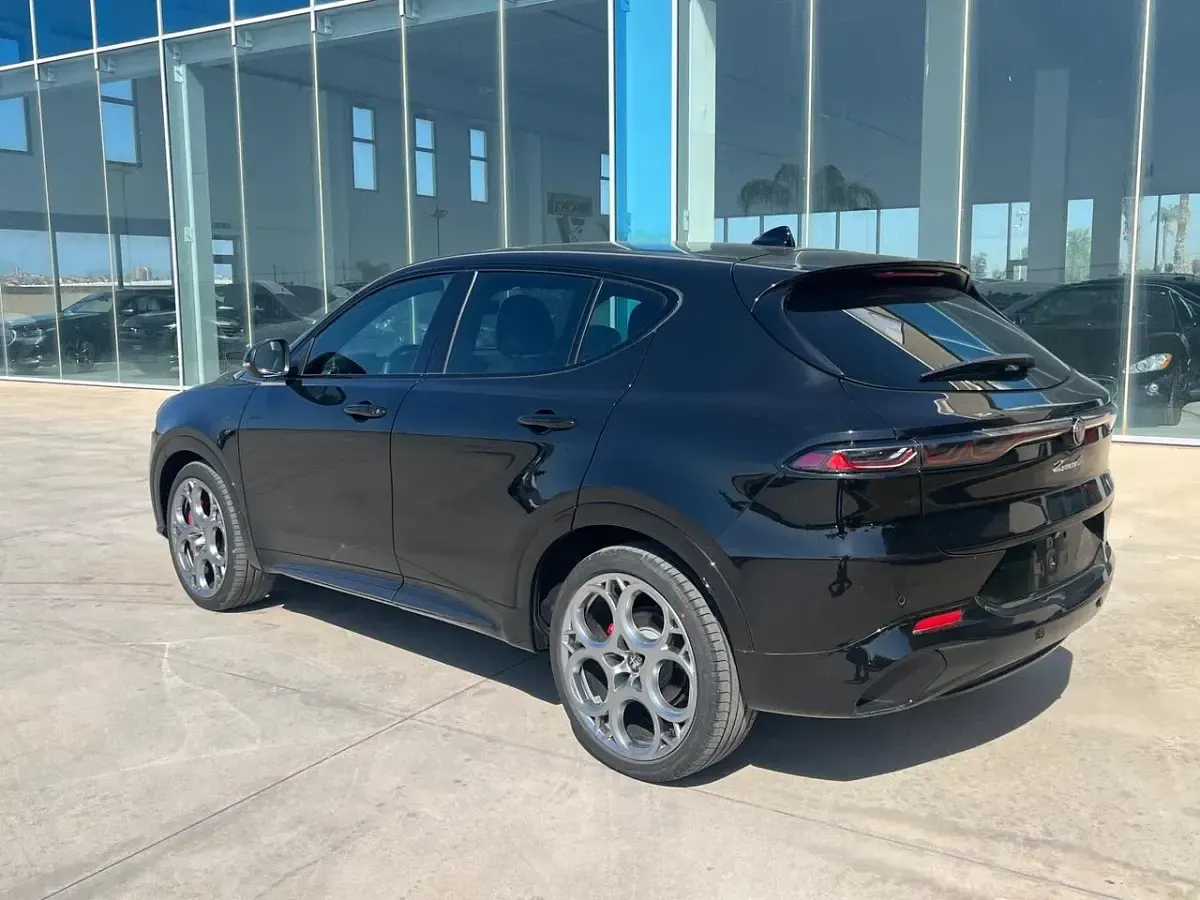 Nuova Alfa Romeo Tonale Veloce 160 CV (117 kW) 2026 Nero SUV