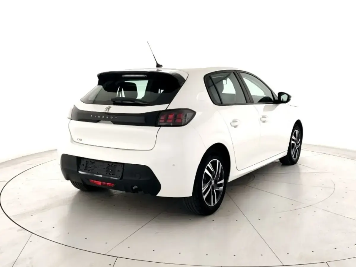 Usata Peugeot 208 Active 101 CV (74 kW) 2023 Bianco Utilitaria