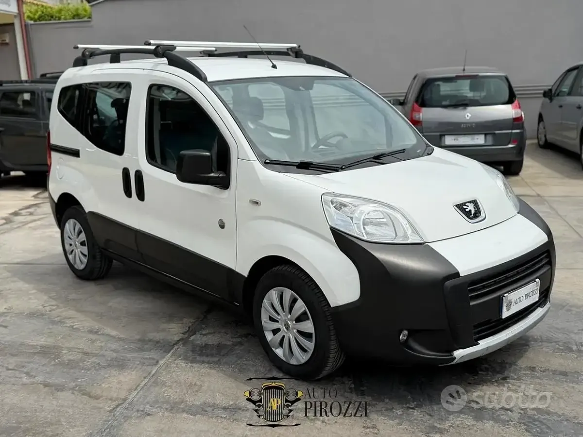 Usata Peugeot Bipper 75 CV (55 kW) 2012 Bianco Monovolume