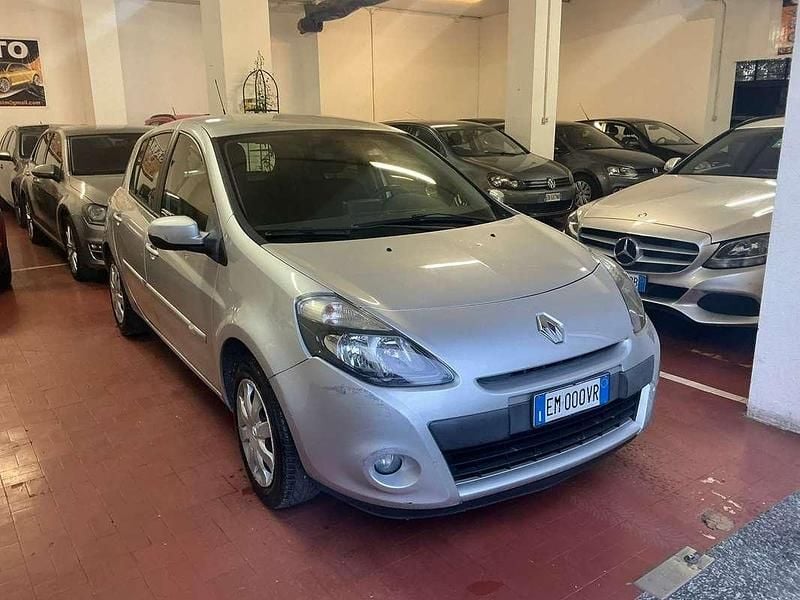 Usata Renault Clio III Dynamique 75 CV (55 kW) 2012 Berlina