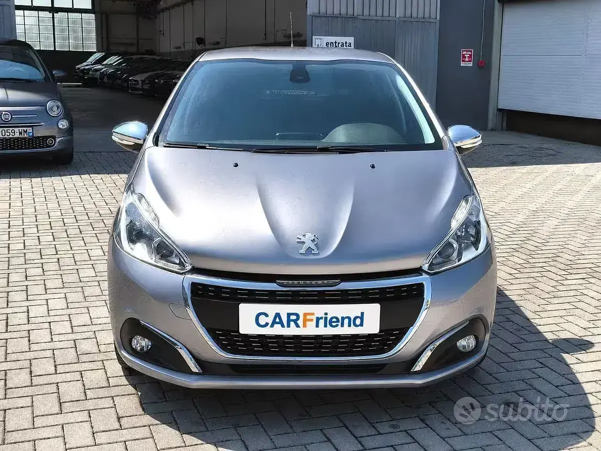 Usata Peugeot 208 83 CV (61 kW) 2019 Grigio Utilitaria