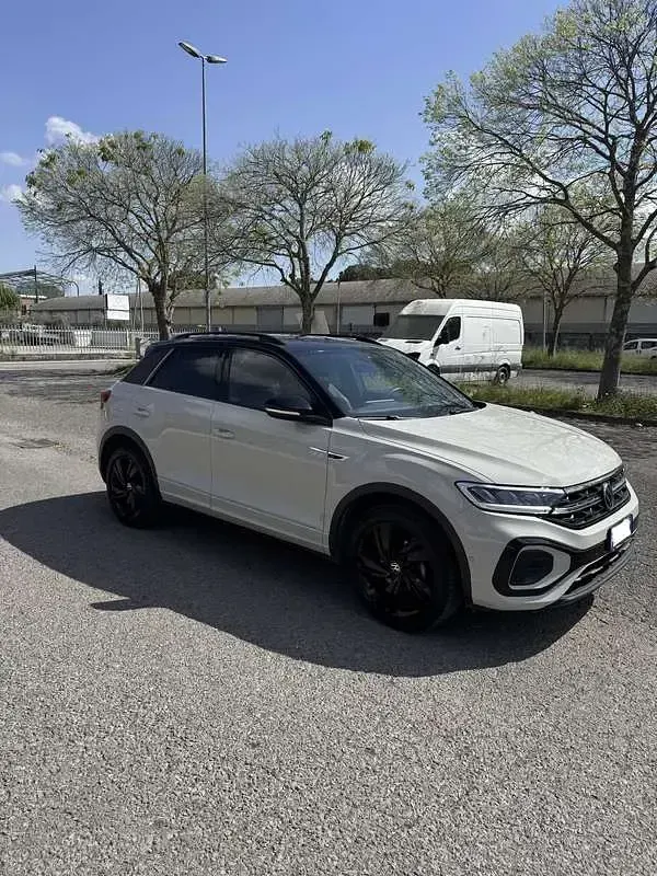 Usata VW T-Roc R-line 116 CV (85 kW) 2024 SUV