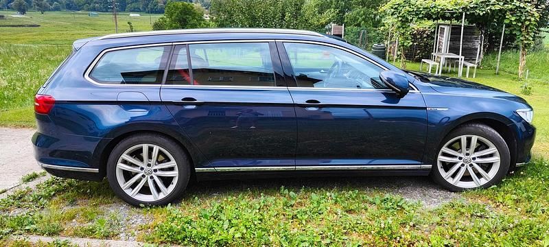 Usata VW Passat Highline 240 CV (176 kW) 2016 Blu Station wagon