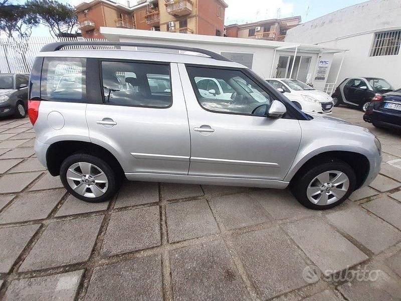Usata Skoda Yeti GreenLine 105 CV (77 kW) 2014 Grigio SUV