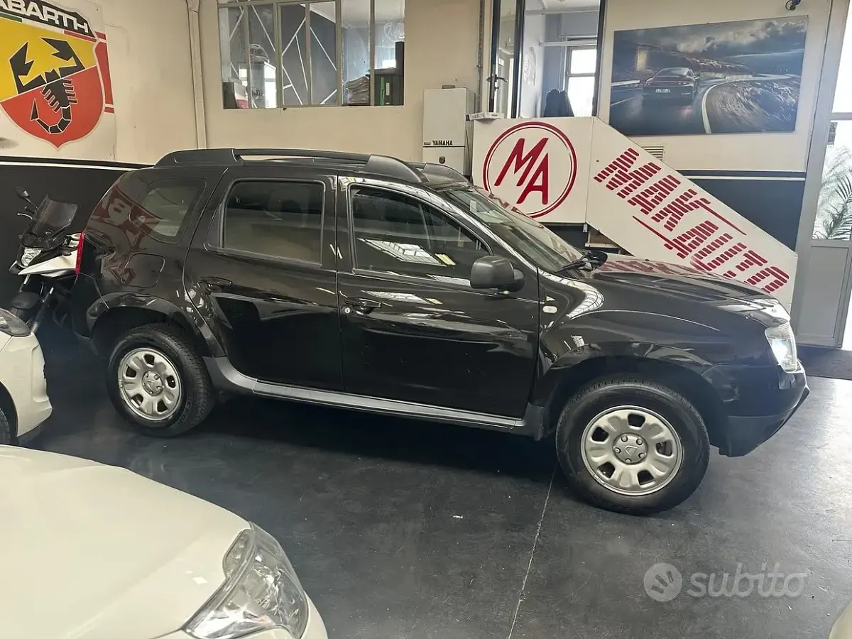 Usata Dacia Duster Lauréate 105 CV (77 kW) 2010 Nero SUV