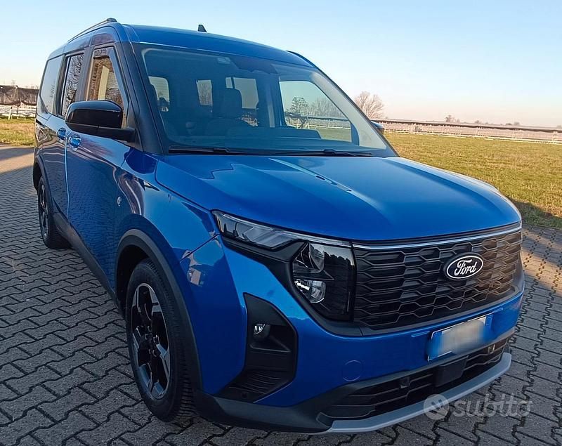 Usata Ford Tourneo Courier 125 CV (91 kW) 2024 Blu Monovolume