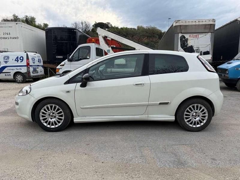 Usata Fiat Punto Lounge 95 CV (69 kW) 2012 Bianco Utilitaria