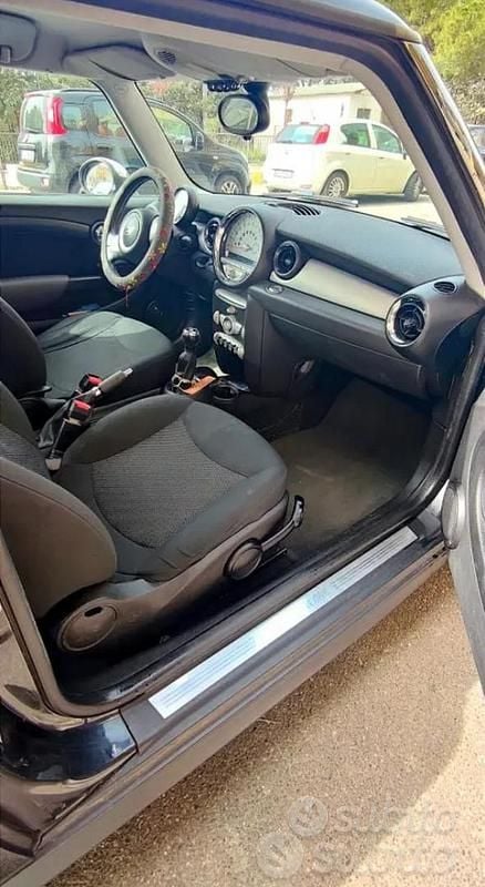 Usata Mini ONE 75 CV (55 kW) 2009 Utilitaria